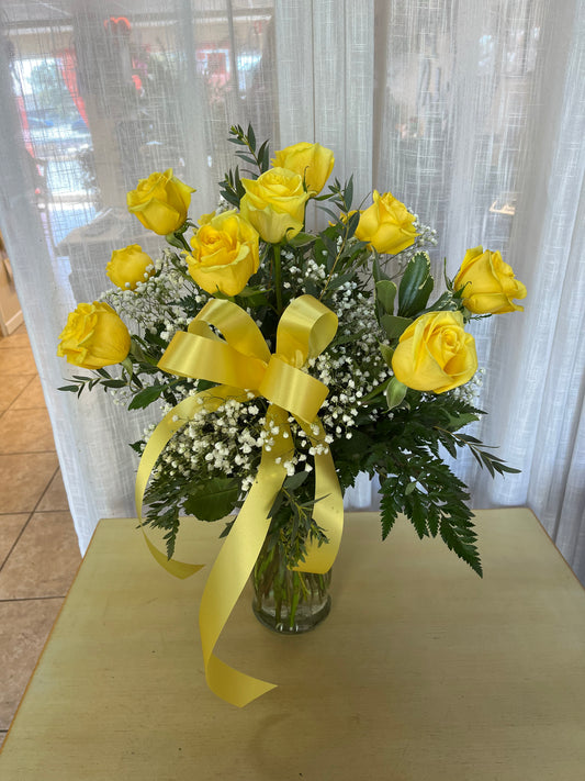 Classic Dozen Yellow Roses